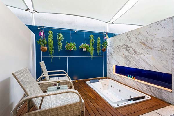 Hotel Clover Patong Phuket - Deluxe Jacuzzi