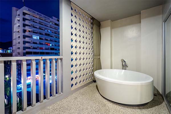 Ramada by Wyndham Phuket Deevana Patong - Junior Suite