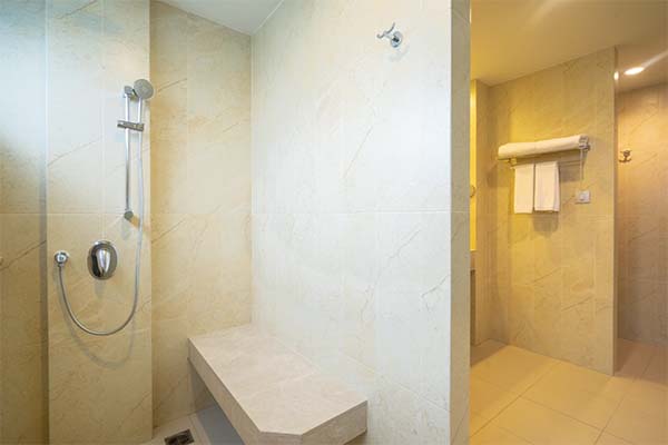 Ramada by Wyndham Phuket Deevana Patong - Junior Suite