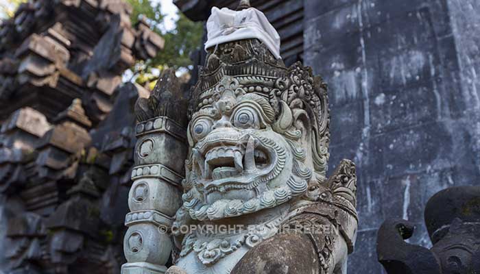 Goa Lawah tempel