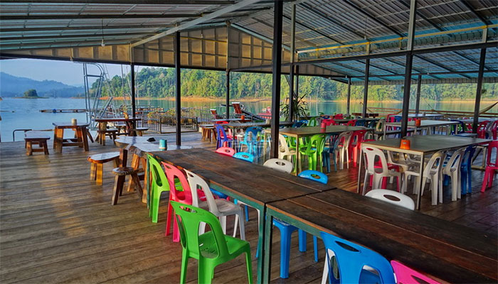Khao Sok National Park - Smiley Lake House