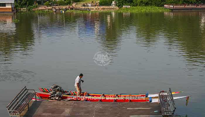 Kanchanaburi - boottocht River Kwai Bridge