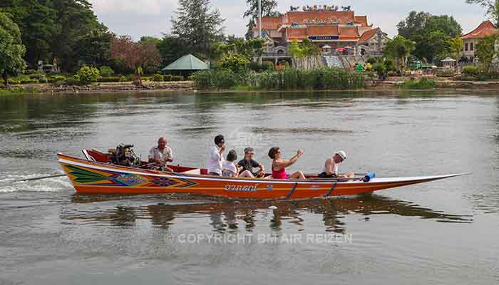 Kanchanaburi - boottocht River Kwai Bridge