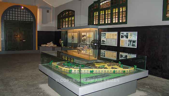 Hanoi - Hoa Lu Prison Museum