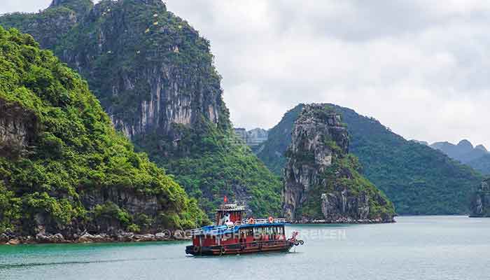 Halong Bay - cruise