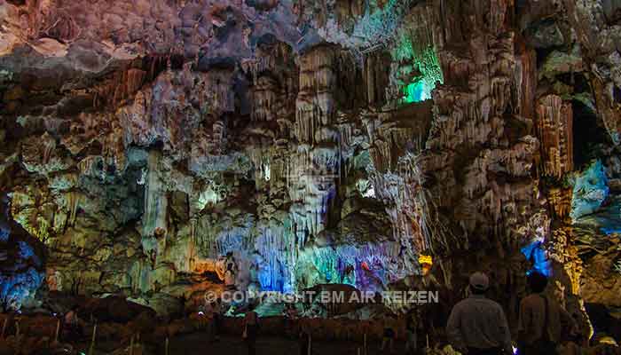 Halong Bay - Sung Sot grot
