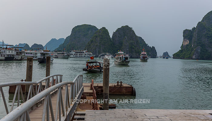 Halong Bay - Sung Sot Grot