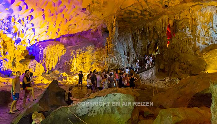 Halong Bay - Sung Sot Grot
