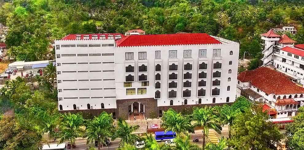 Kandy - Royal Kandyan Hotel