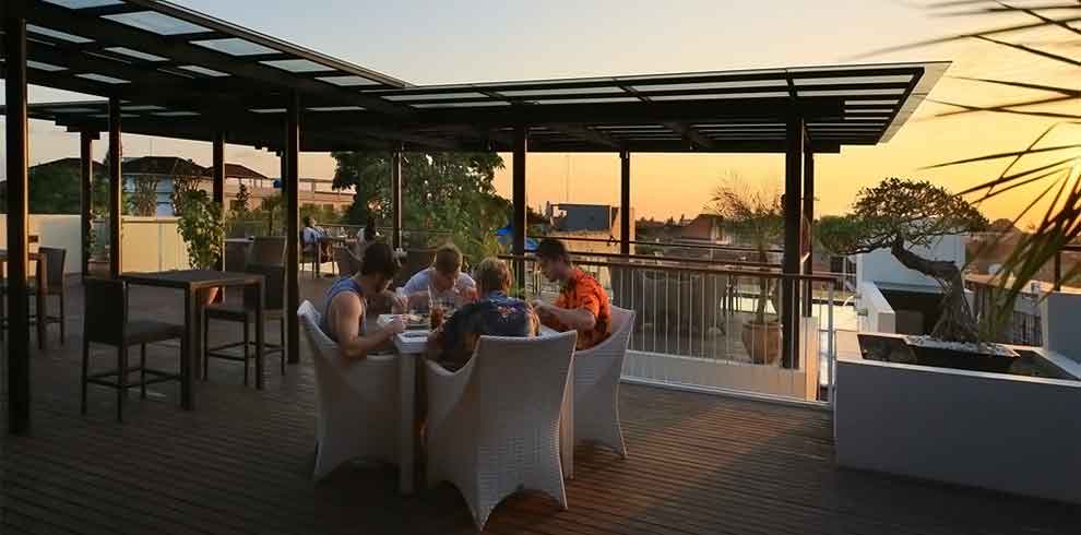Legian Beach - J4 Hotels Legian