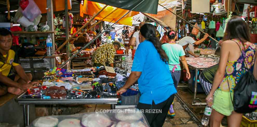 Maeklong Railway Market