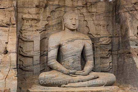Polonnaruwa - Gal Viharaya - Zittende Boeddha - Sri Lanka
