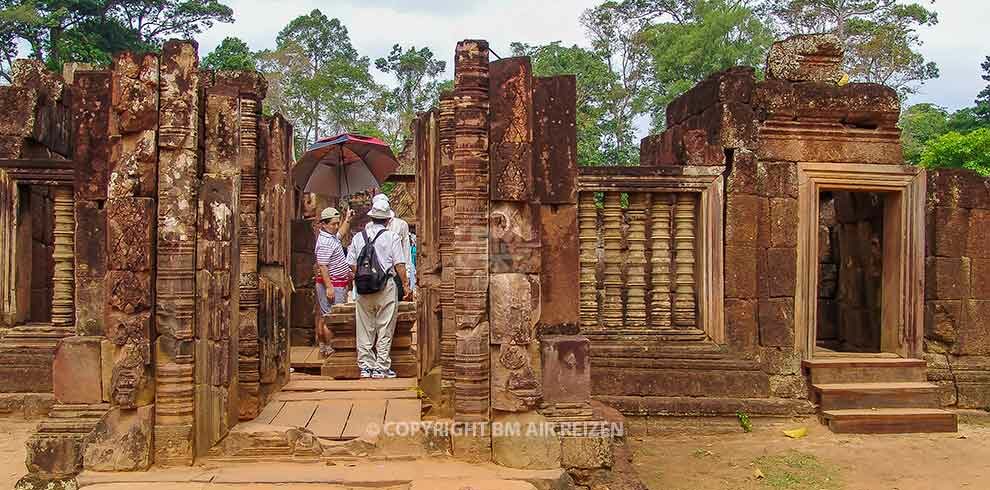 1000 Lingas & Pink Temple