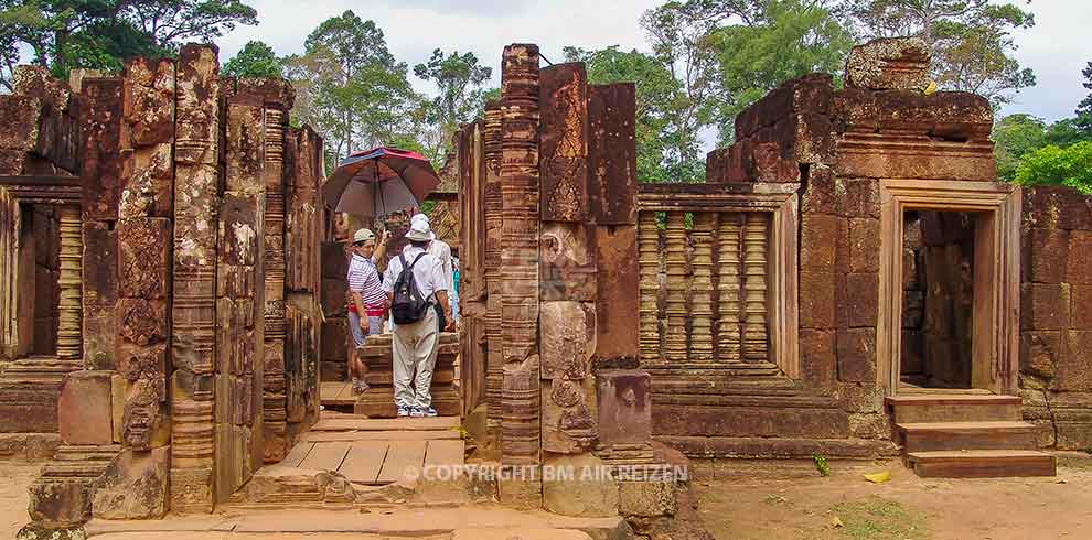 1000 Lingas & Pink Temple