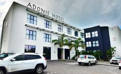 Sint Maarten - Adonis Hotel Cupecoy