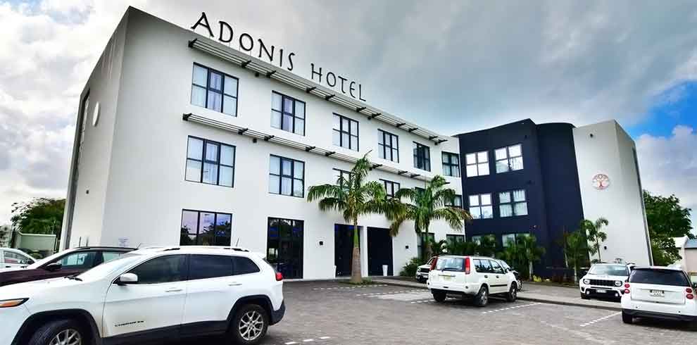 Sint Maarten - Adonis Hotel Cupecoy