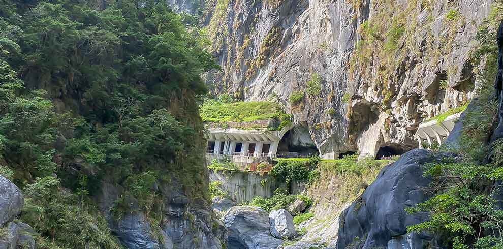 Taroko NP - Tunnel of Nine Turns