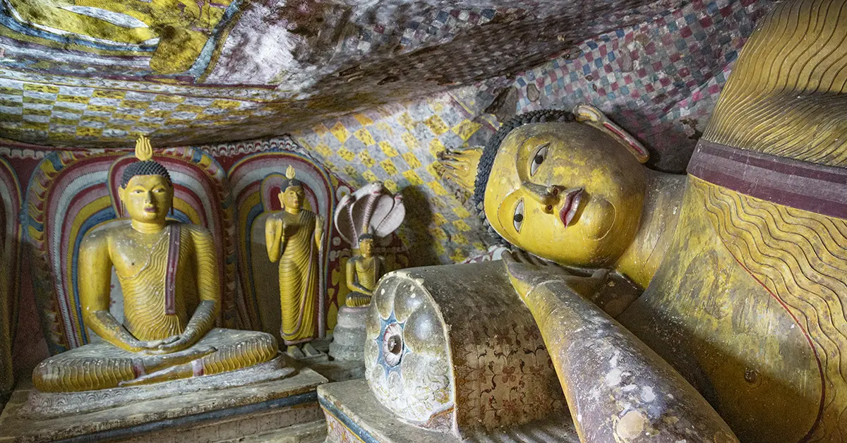 Dambulla - Grot 5 - Liggende Boeddha