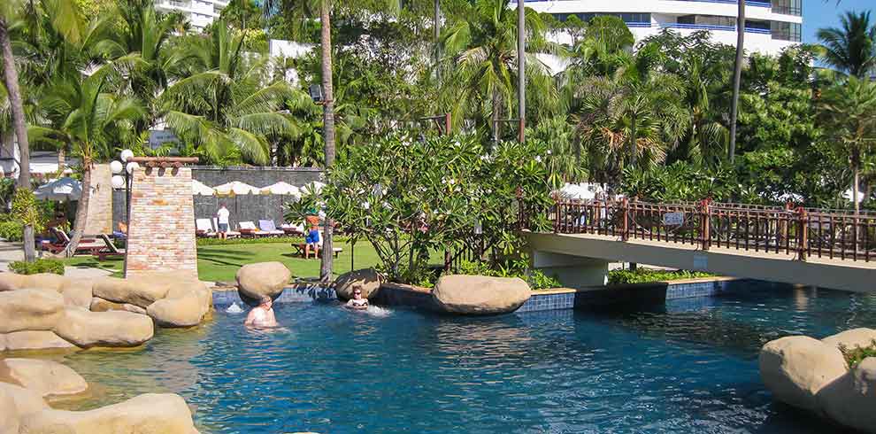 Jomtien Palm Beach Hotel