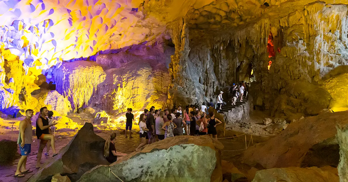 Dong Thien Cung Grot - Halong Bay
