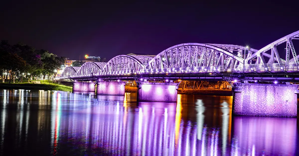 Truong Tien Brug - Hué