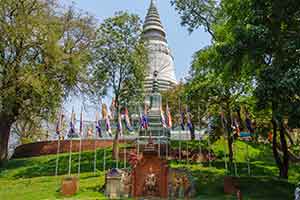 Wat Phnom - Phnom Penh