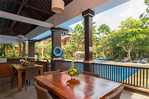 De Poolbar bij Swastika Bungalows op Bali - rondreis Bali 2 weken