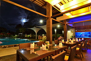 Het restaurant bij het Chaweng Noi Pool Villa op Koh Samui