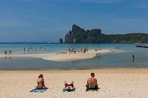 Het prachtige strand op Koh Phi Phi