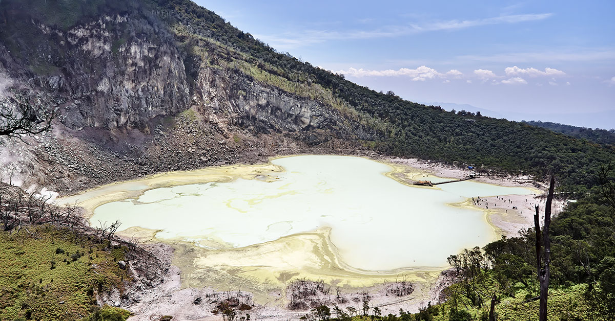 De Kawah Putih krater bij Bandung