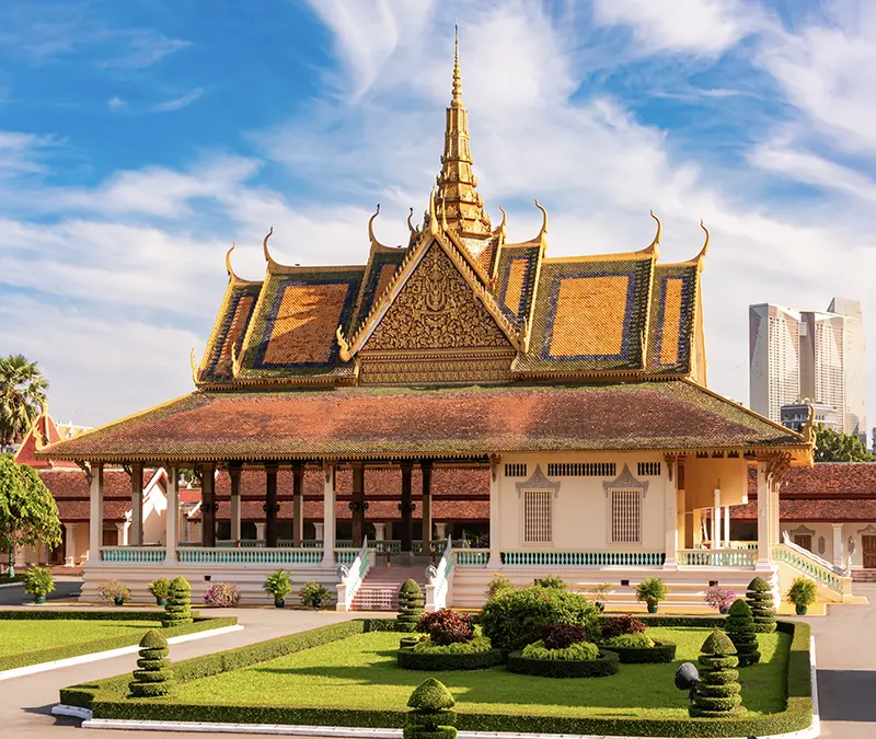 Cambodja – Het schitterende Koninklijk Paleis in Phnom Penh, een hoogtepunt tijdens een vakantie in Cambodja