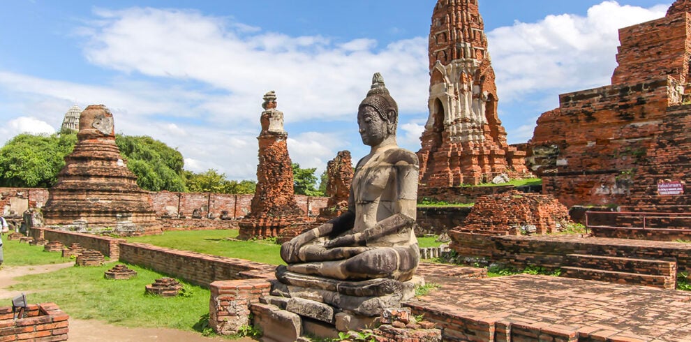 De oude tempels in Ayutthaya tijdens de reis Bangkok en Omgeving