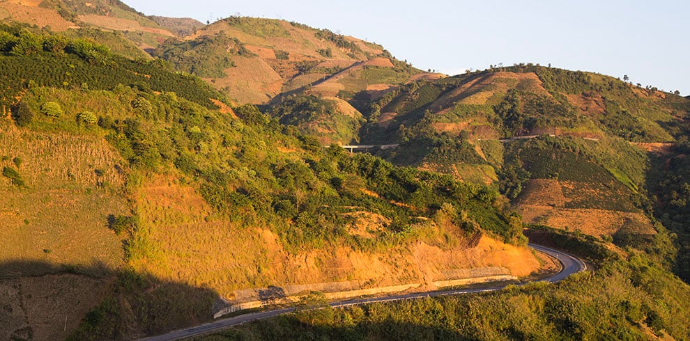 De Pha Din bergpas op de grens van Son La en Dien Bien Phu in Noordwest-Vietnam