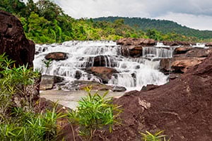 De Tatai waterval in de Tatai rivier bij Koh Kong, Cambodja