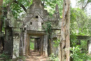 De indrukwekkende tempelruïnes in Koh Ker, Cambodja