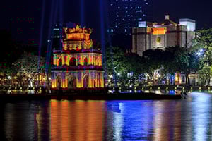 De Turtle Tower, gelegen op een klein eiland, in het Hoan Kiem Lake in Hanoi