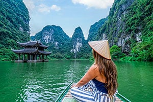 Boottocht door het karstlandschap van Ninh Binh, Vietnam