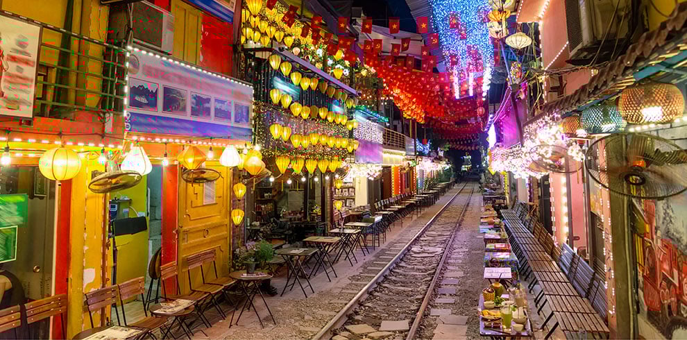 De beroemde Train Street in Hanoi, Vietnam