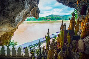 Boeddabeelden in de Pak Ou grotten in Luang Prabang, Laos