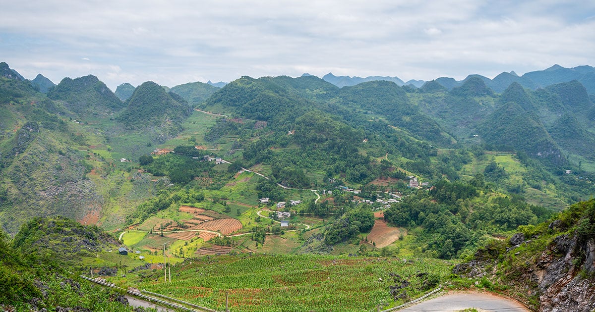 Panoramisch uitzicht over de rijstvelden van Ha Giang