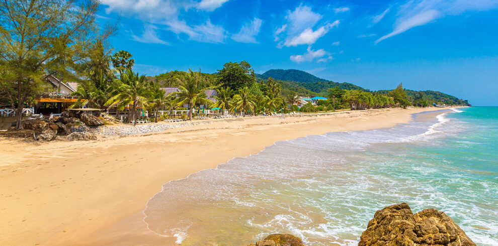 Het tropische Klong Nin Beach op Koh Lanta Yai, Thailand