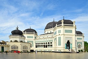 De Grand Mosque (Masjid Raya) in Medan, Sumatra