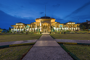 Het Maimum Paleis in Medan in de avonduren