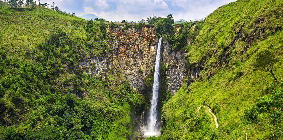 De Sipisopiso waterval op Sumatra