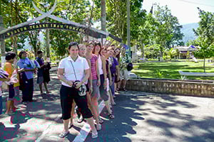Het Equator Monument in Bonjol Village op Sumatra