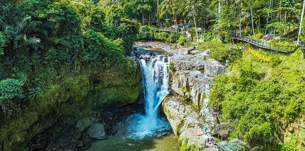 De Tegenungan waterval in Ubud, Bali. Beleef Bali en Oost-Java
