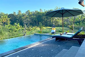 Het zwembad van het Alamdhari Resort in Sidemen, Bali