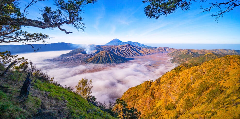 Uitzicht over de Bromo vulkaan op Java, Indonesie
