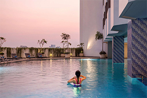 Het zwembad van het Mercure Jakarta Batavia
