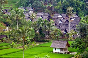 Het traditionele dorp Kampung Naga op Java